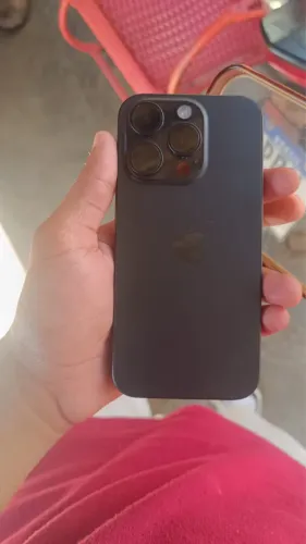 Vendo iPhone 15 pro impecável 
