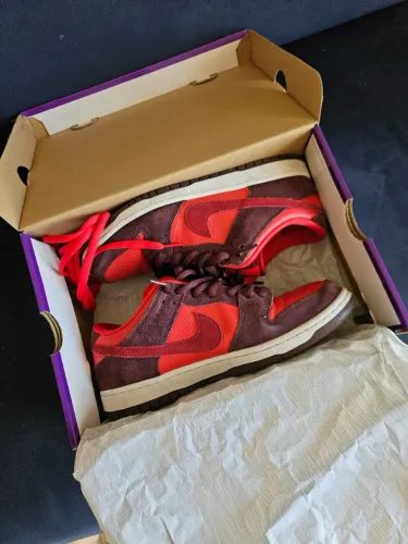 Nike Dunk Cherry