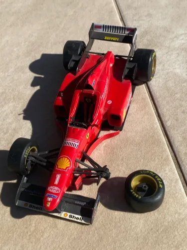 Formula 1 Ferrari Schumacher 1:20 1996