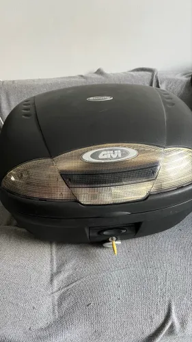 Baú Bauleto Moto Givi Simply Monolock 45 Litros  Cor Fumê