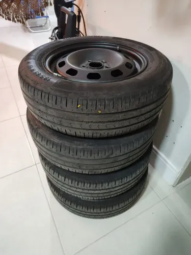 VENDO 4 PNEUS CONTINENTAL 185 65 15