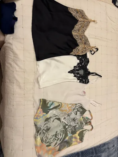 4 Blusas por 110