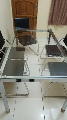 Mesa de jantar quadrada
