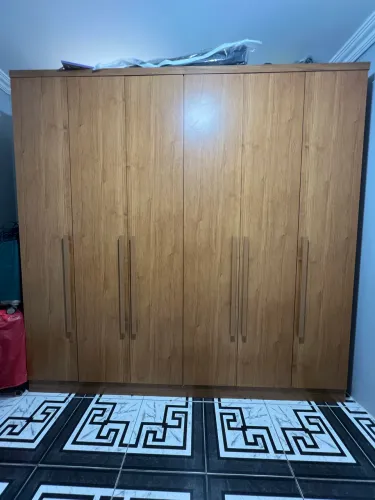 Guarda-roupa Casal 239x234 cm com 6 portas