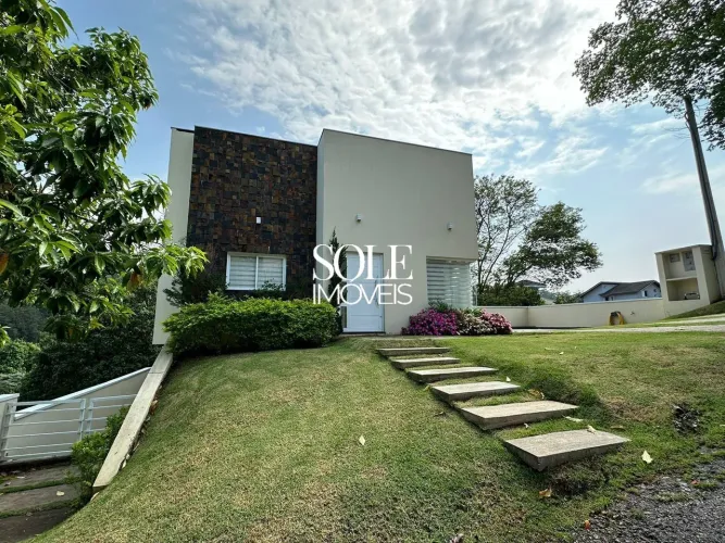 Casa em Condomínio no Capital Ville  3 Dormitórios, Lareira e Vista para a Mata em Jundiaí