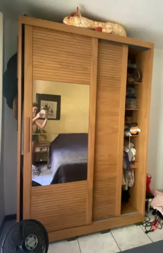Guarda roupa à venda 