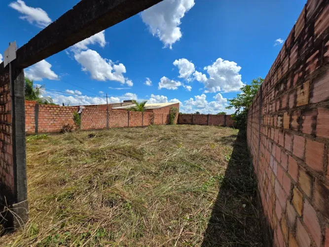 VENDO TERRENO - TODO MURADO