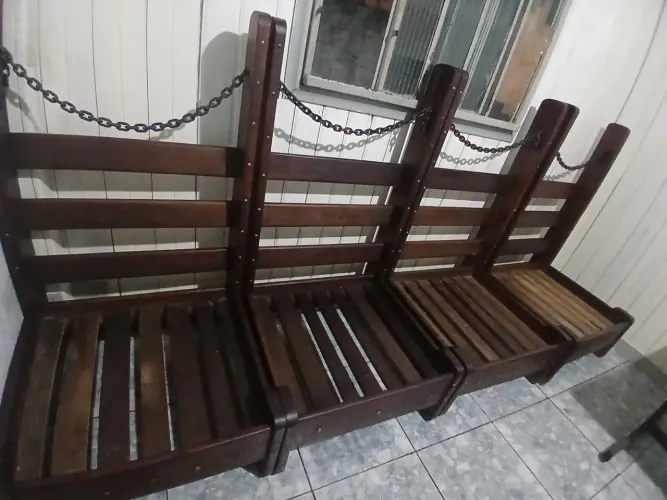 Sofás de madeira rústico 