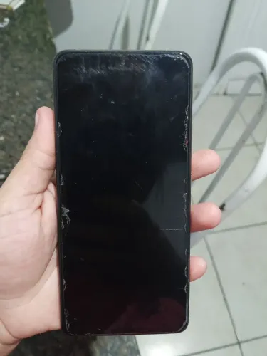 Vendo celular Redmi note 10 pro funcionando perfeitamente bem, trincos apenas na película 