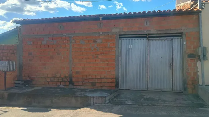 VENDE-SE ESSA CASA EM TIMOM