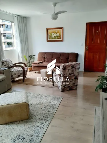 Apartamento à venda com 03 dormitórios, sendo 01 suíte no Abraão - Florianópolis