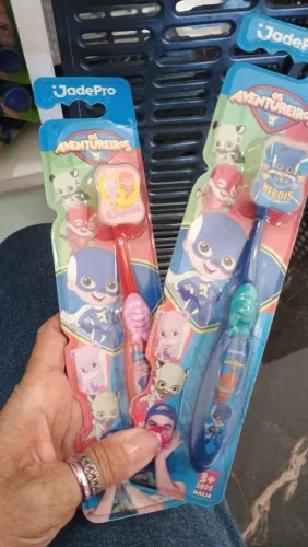 ESCOVAS DENTAIS LUCCAS NETO