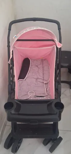 Carrinho de bebê+ bebê conforto 