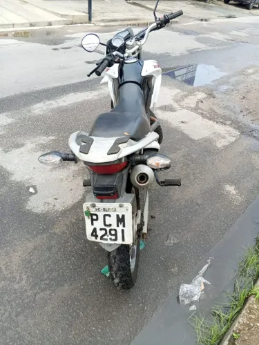 Honda bross 150 bastante conservada