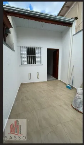 Alugo casa térrea com 3 quartos e uma vaga próximo ao metrô Belém