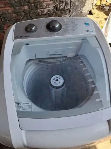 Vende se uma máquina lavar colomarq