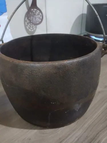 Panela de ferro com tampa da vovó