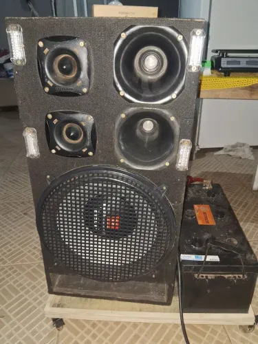 Vendo som, em ótimas condições.