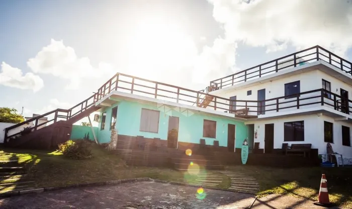 Pousada com 6 apartamentos na Praia do Rosa - SC