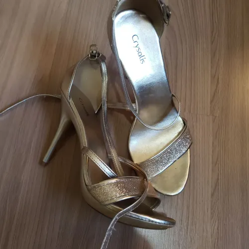 Sandália Crysalis Dourada n.39 Com tiras frontais em glitter e tiras cruzadas no peito do 