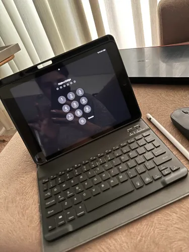 iPad 9 geração com Apple Pencil keyboard mouse