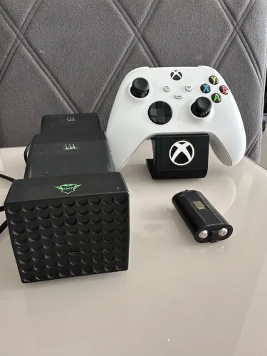 Carregador Duplo Trust GXT 250 + controle original Xbox Series X/S + Bateria.