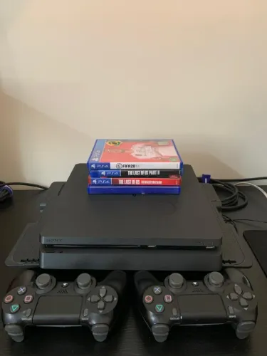Playstation 4 Slim