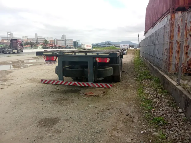 Carreta porta container de