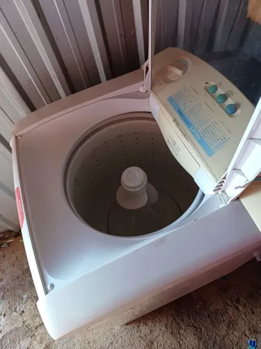 vendo marquina de lavar roupas Electrolux 10 kg