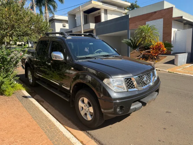 Nissan Frontier LE CD 4X4 2.5 TB Diesel Aut. 2011