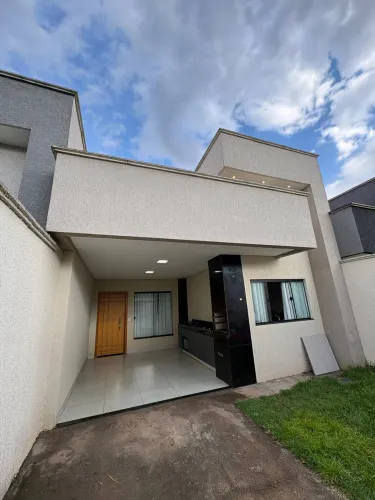 Casa de 3 Quartos Sendo 1 Suíte - Armários Planejados - Jardim Colorado