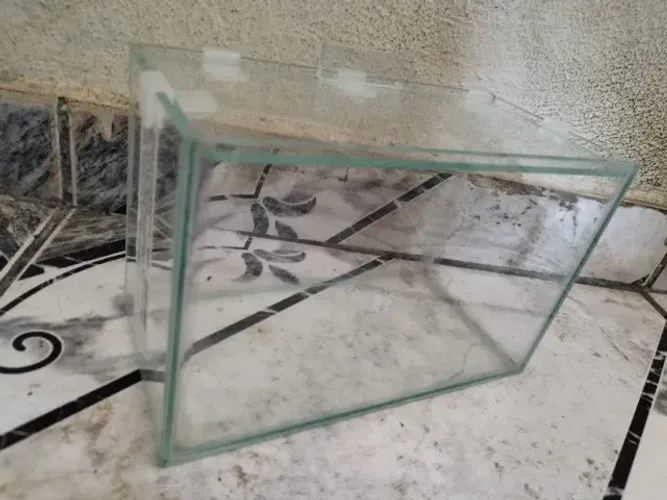 Aquário / Terrario / beteira 20 x 10 x 13 cm