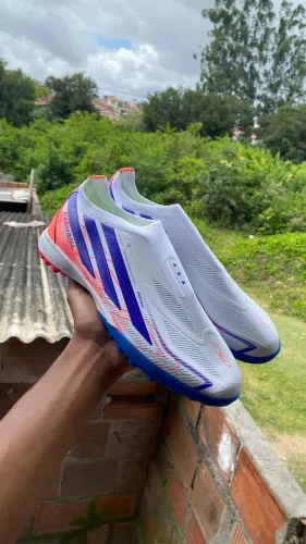 Chuteira Adidas Hyperfast