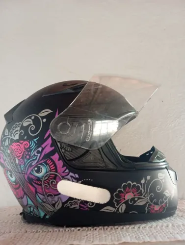 VENDE-SE CAPACETE FEMININO EBF
