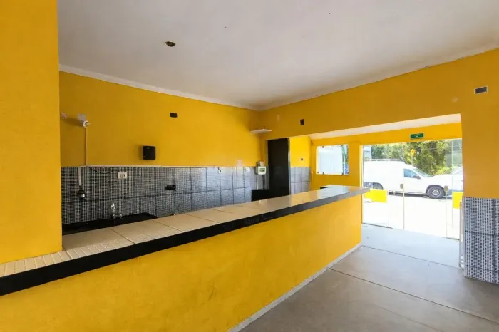 Imóvel para aluguel possui 30 metros quadrados em Granja Viana II - Cotia - SP
