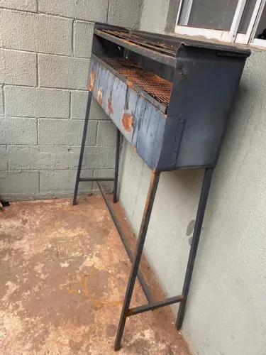 Churrasqueira de espetinho 