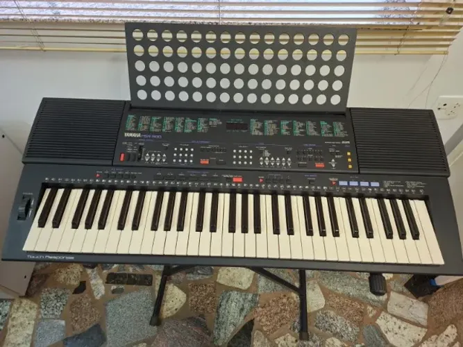 TECLADO YAMAHA PSR 500 8 OITAVAS 61 TECLAS NAO CASIO