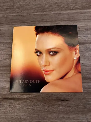Hilary Duff - Dignity vinil merlot limitado