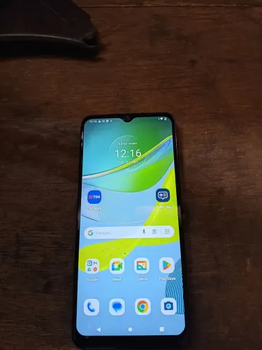 Celular Moto E13