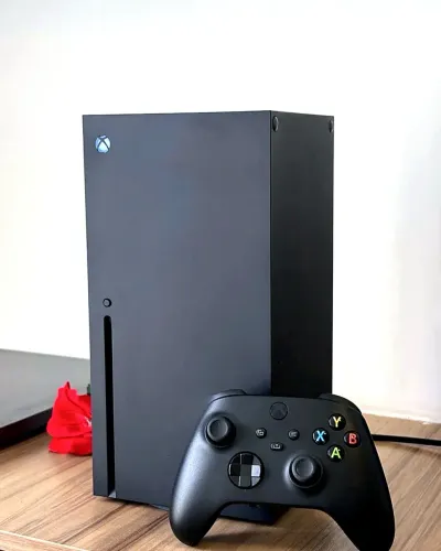 Xbox Series X 1TB Preto - Seminovo, Bem Conservado - Com Caixa e Controle Original