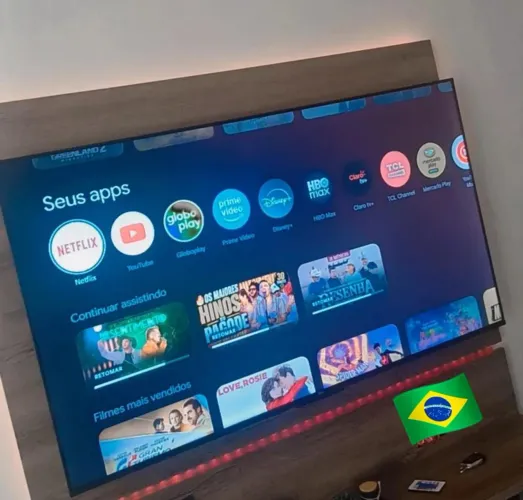 Vendo Smart tv led 55 polegadas novinha 2 meses de uso comprado nas casas bahia