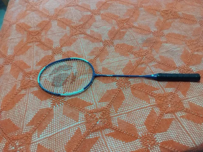 Raquete de badminton 