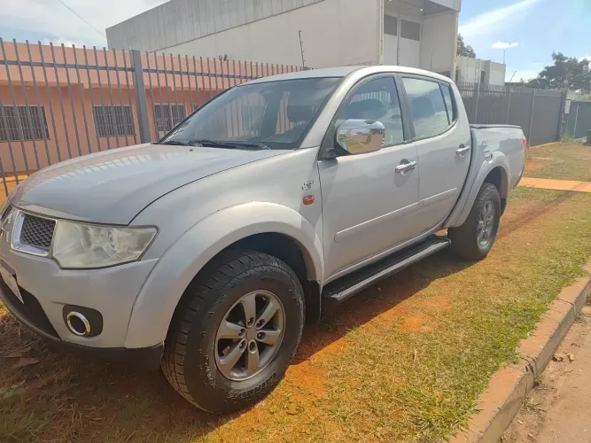 Mitsubishi L200 Triton HPE 3.2 CD TB Int.diesel AUT 2013