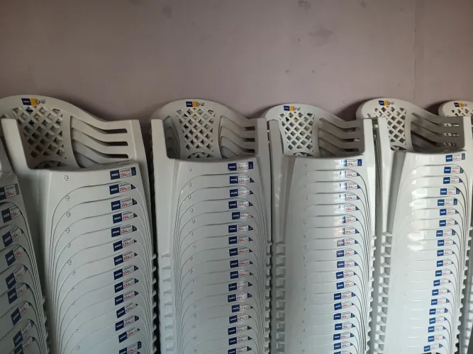 Cadeira de plástico TRAMONTINA Nova Capacidade máxima 154kg 