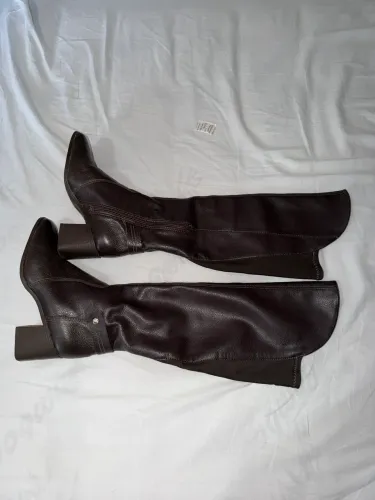 Vende se bota montaria N 36 usada apenas 1 vez