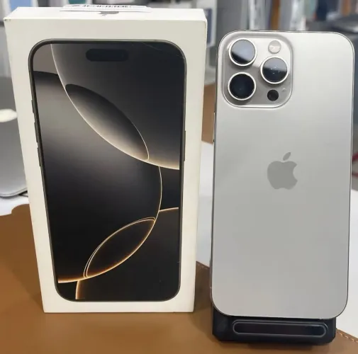 Iphone 16 Pro Max (Bateria 96 %) (512 GB)