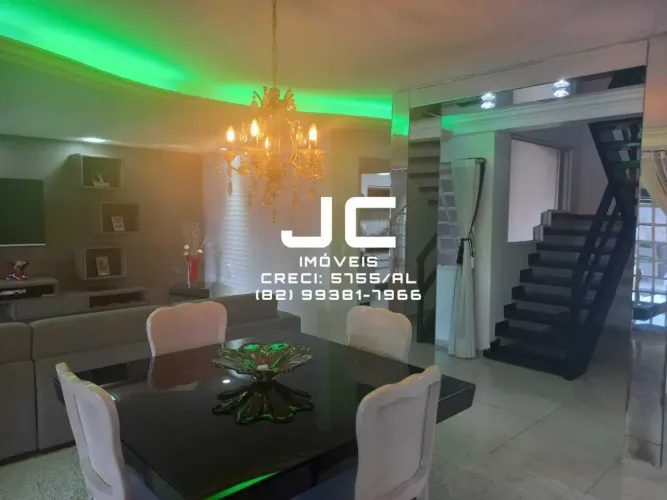 Vendo Excelente Casa em Condomínio Fechado! Tratar com Jackson