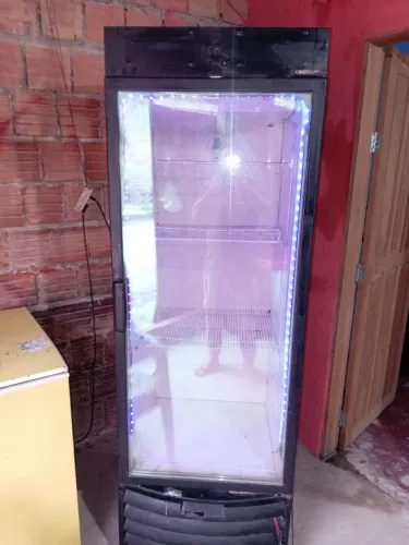 Freezer expositor de bebidas