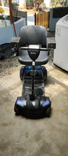 Cadeira de Rodas Motorizada - Scooter Dellamed