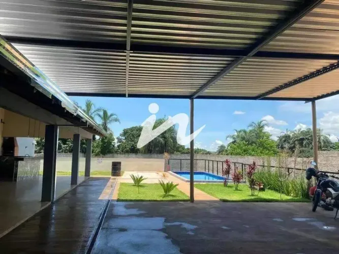 Chácara à venda em Uberlândia (Morada dos Pássaros) com piscina e churrasqueira